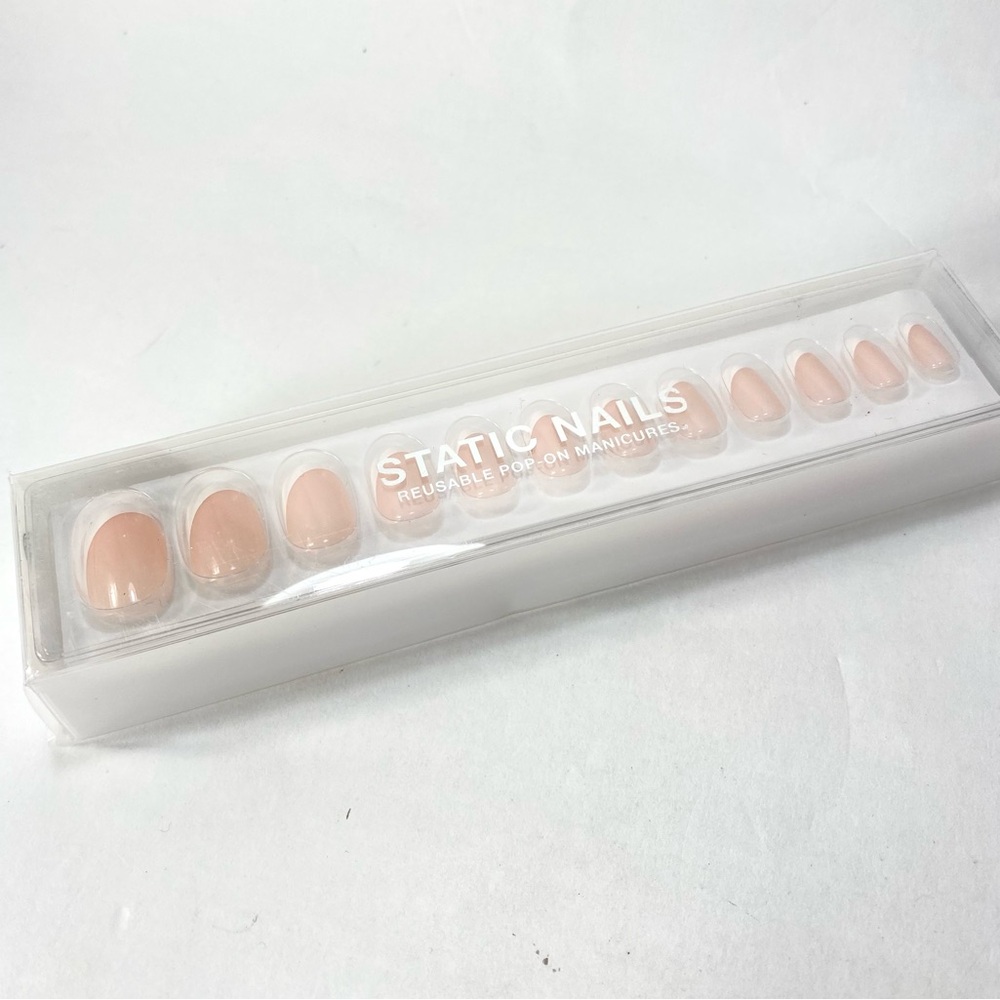 Static Nails Reusable Pop on Manicure Curved French Round NWT
